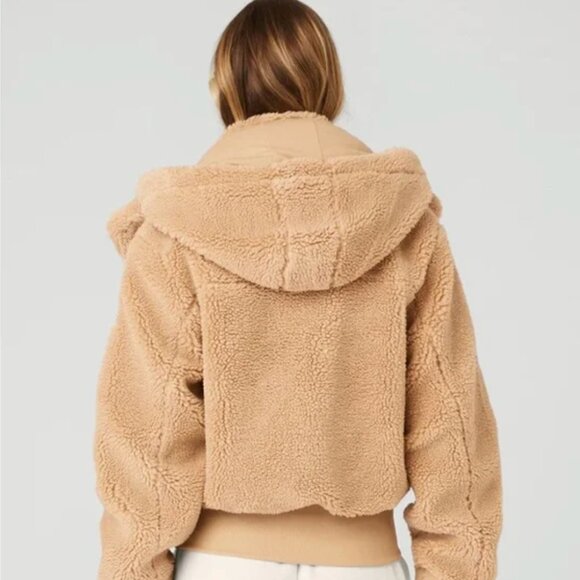 Yoga Foxy Sherpa Jacket with Hood Camel | Alo - Picture 2 of 3